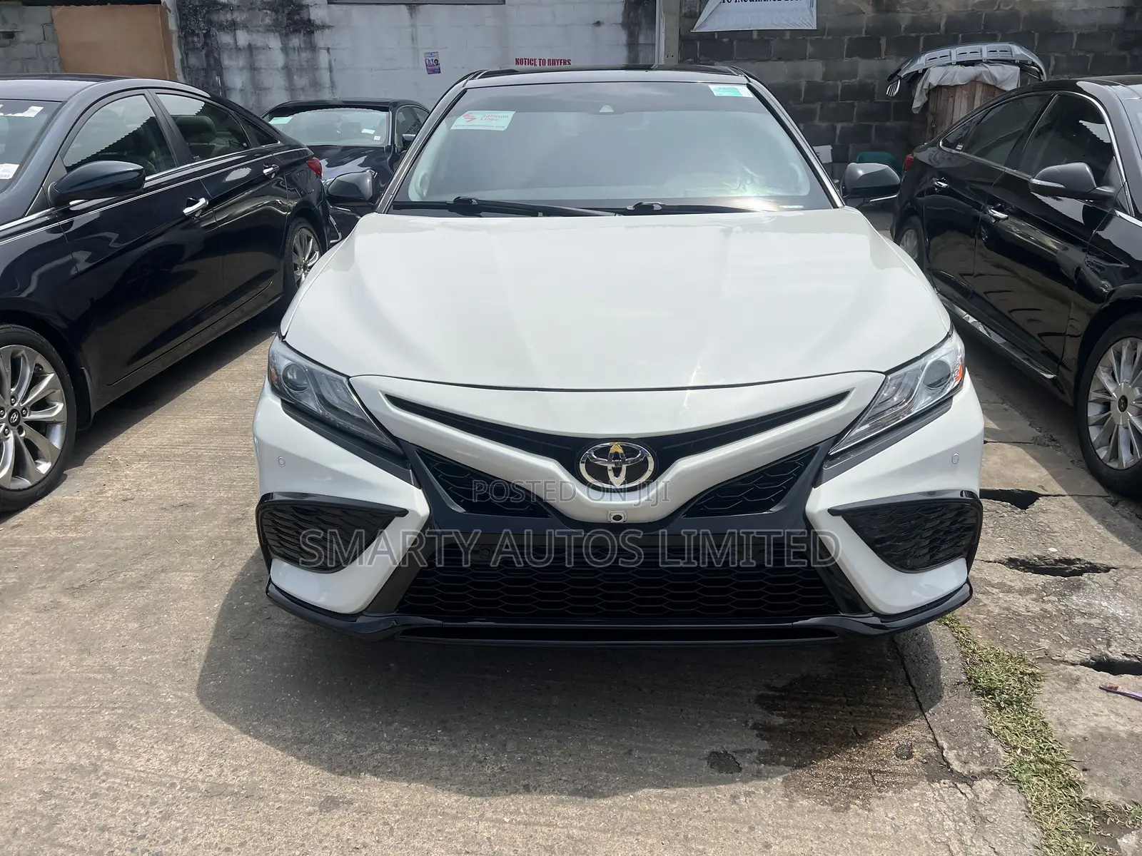 Toyota Camry XSE FWD 2020 White