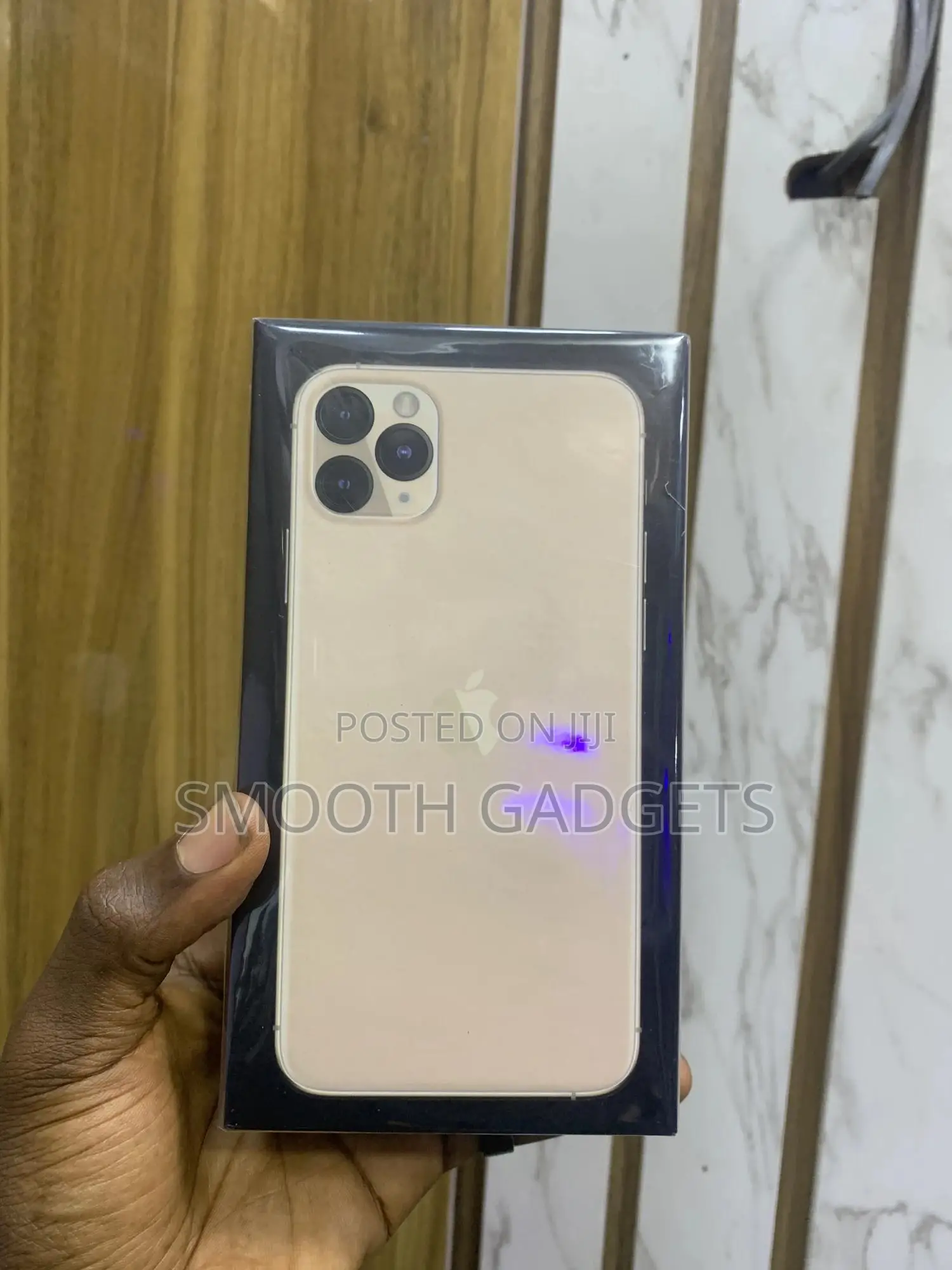 New Apple iPhone 11 Pro Max 256 GB Gold