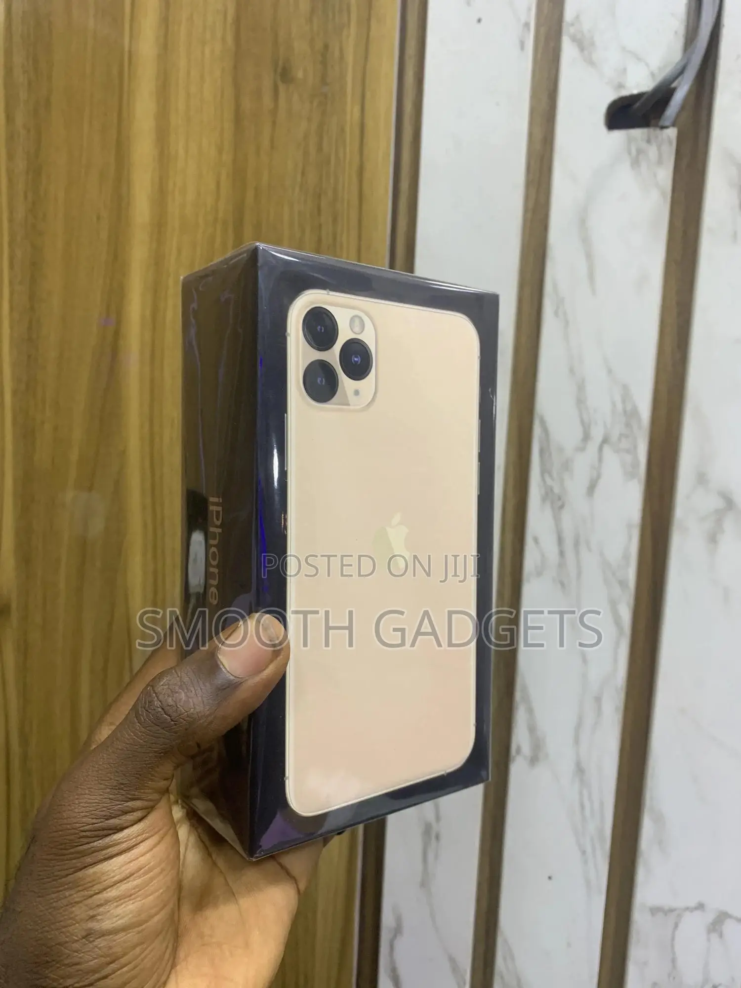 New Apple iPhone 11 Pro Max 256 GB Gold
