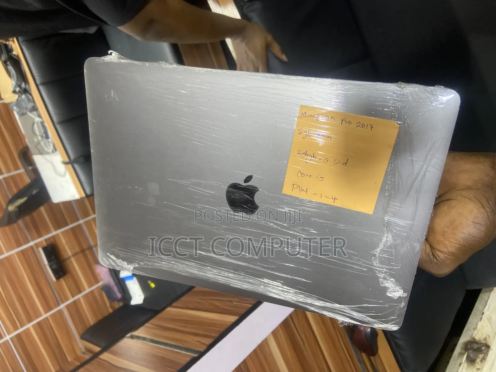 New Laptop Apple MacBook Pro 2016 8GB Intel Core I5 SSD 256GB