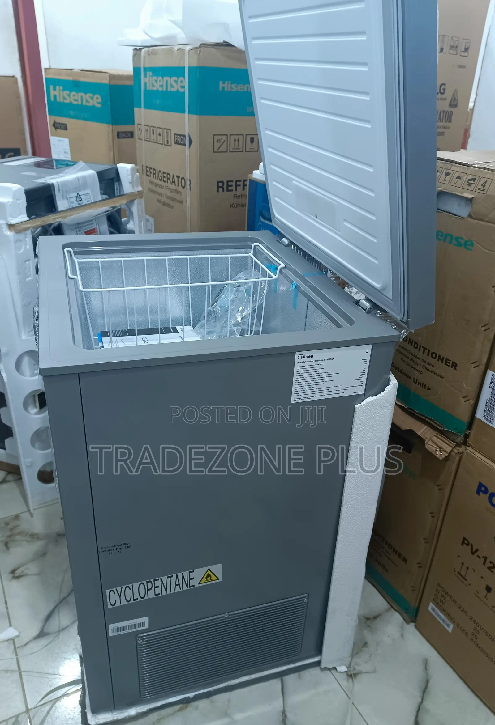 Frozen Fortress Midea Chest Freezer Hs 186cn 150lts