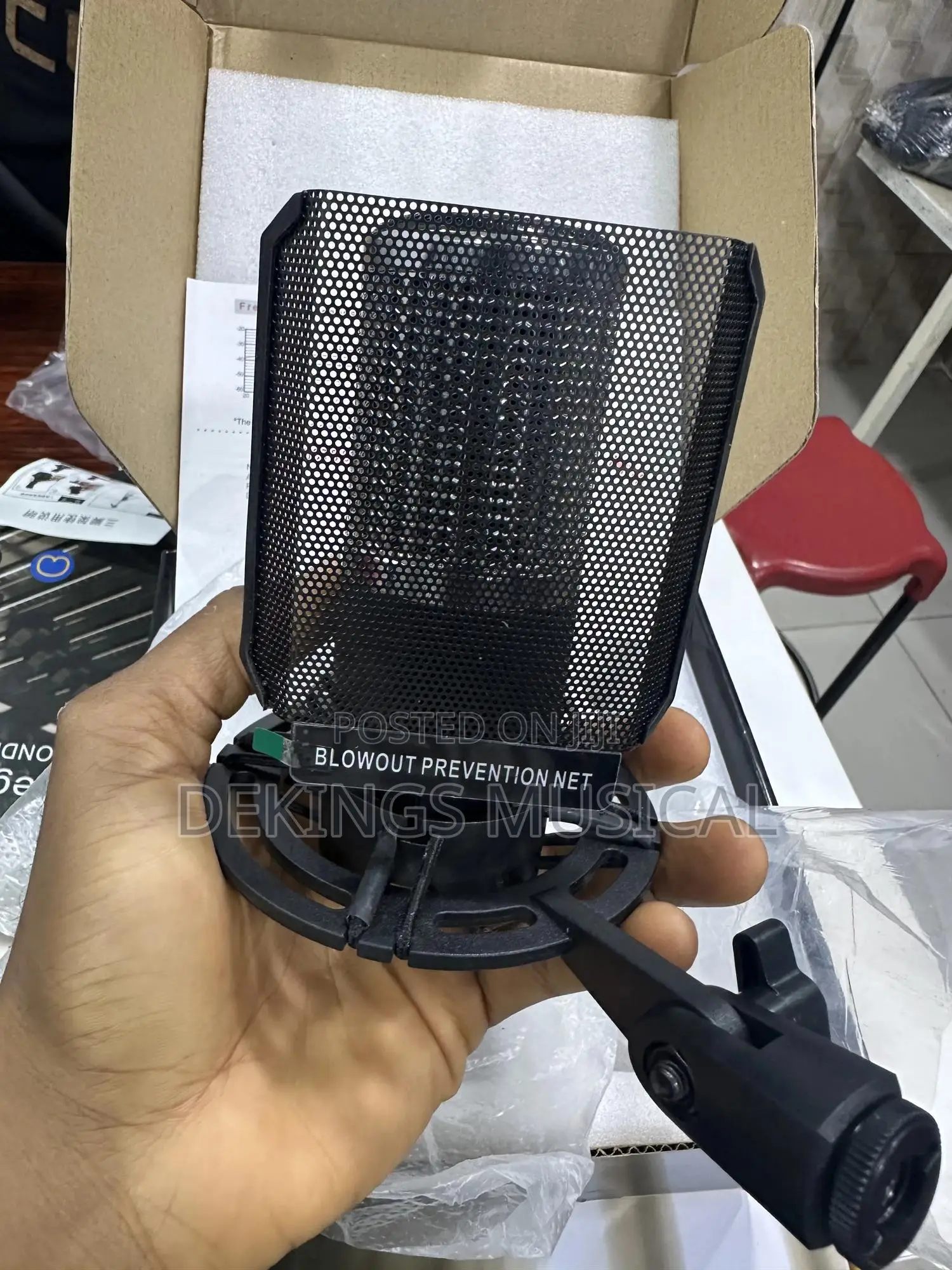 CONDENSER STUDIO MICROPHONE With Pop Filter