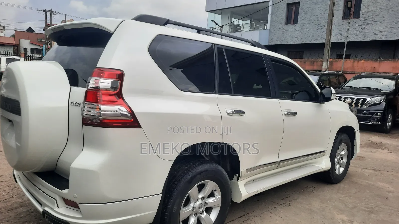 Toyota Land Cruiser Prado 2017 White