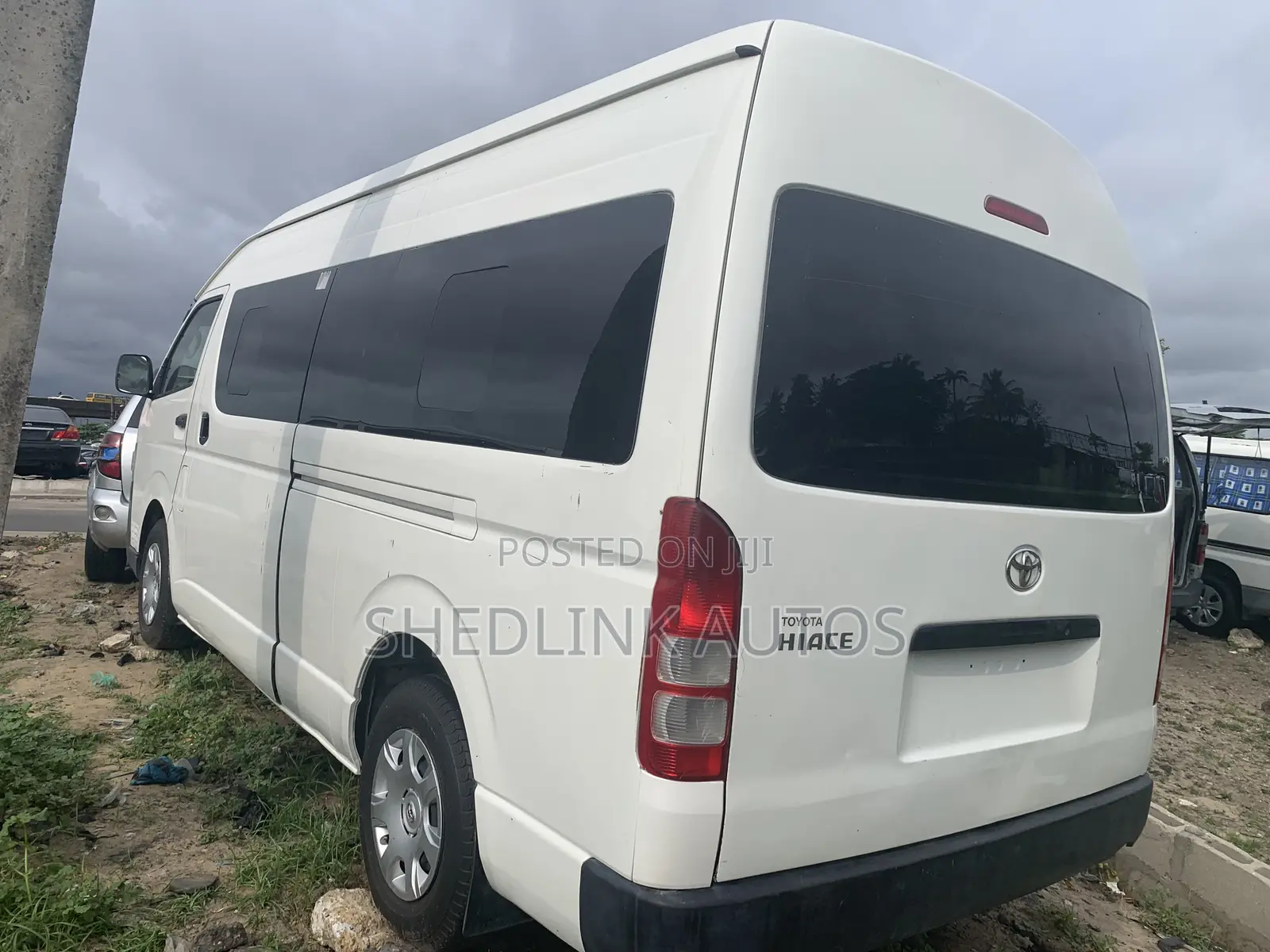 Toyota HiAce 2017 White