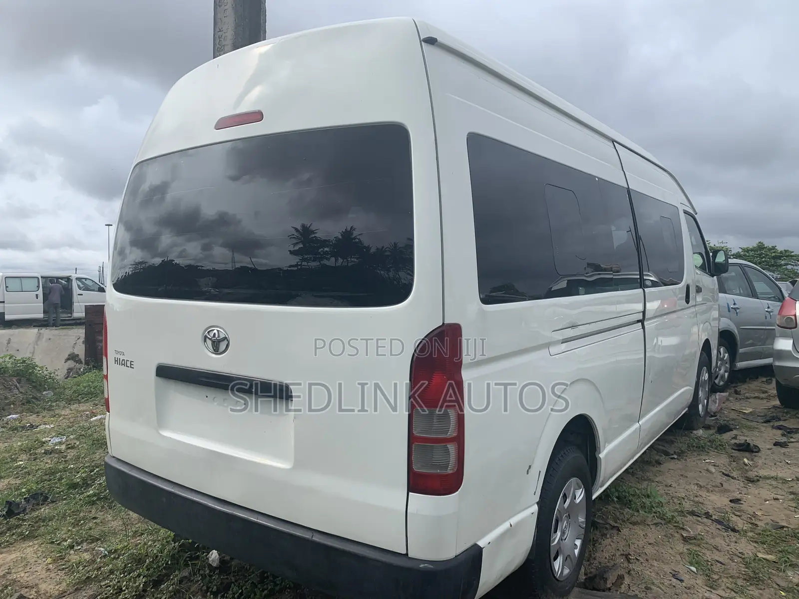Toyota HiAce 2017 White