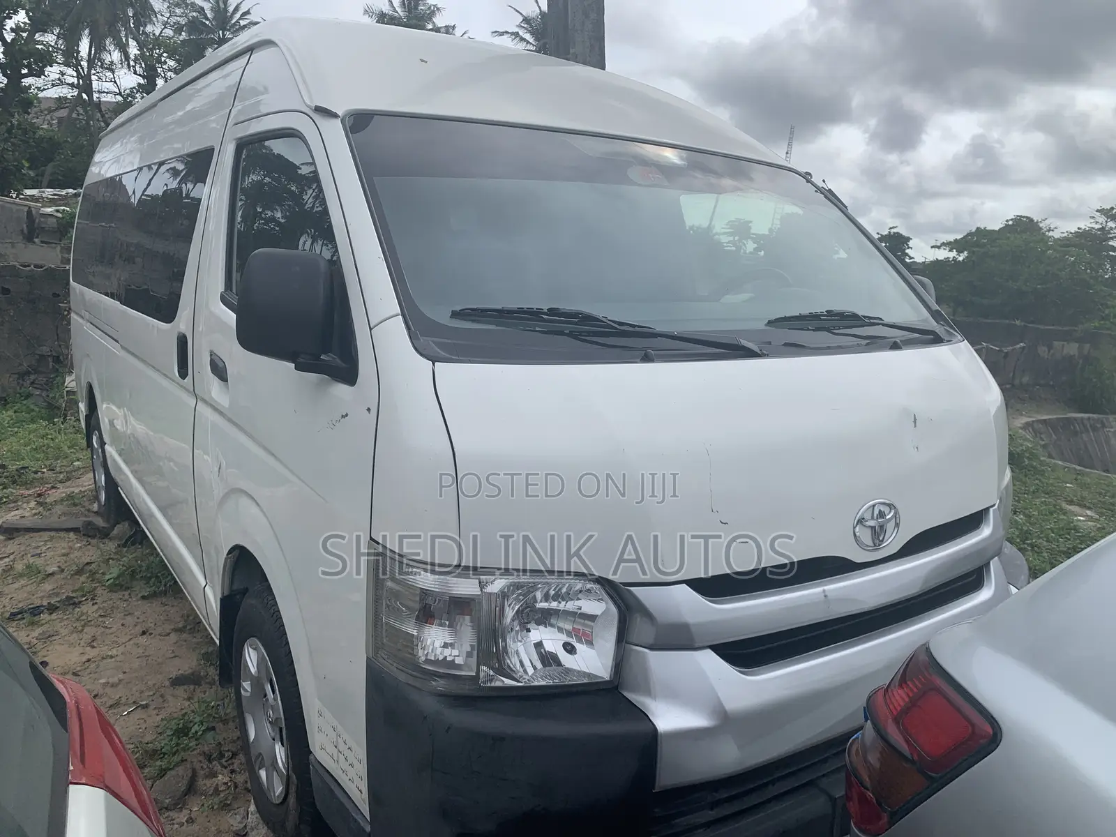 Toyota HiAce 2017 White