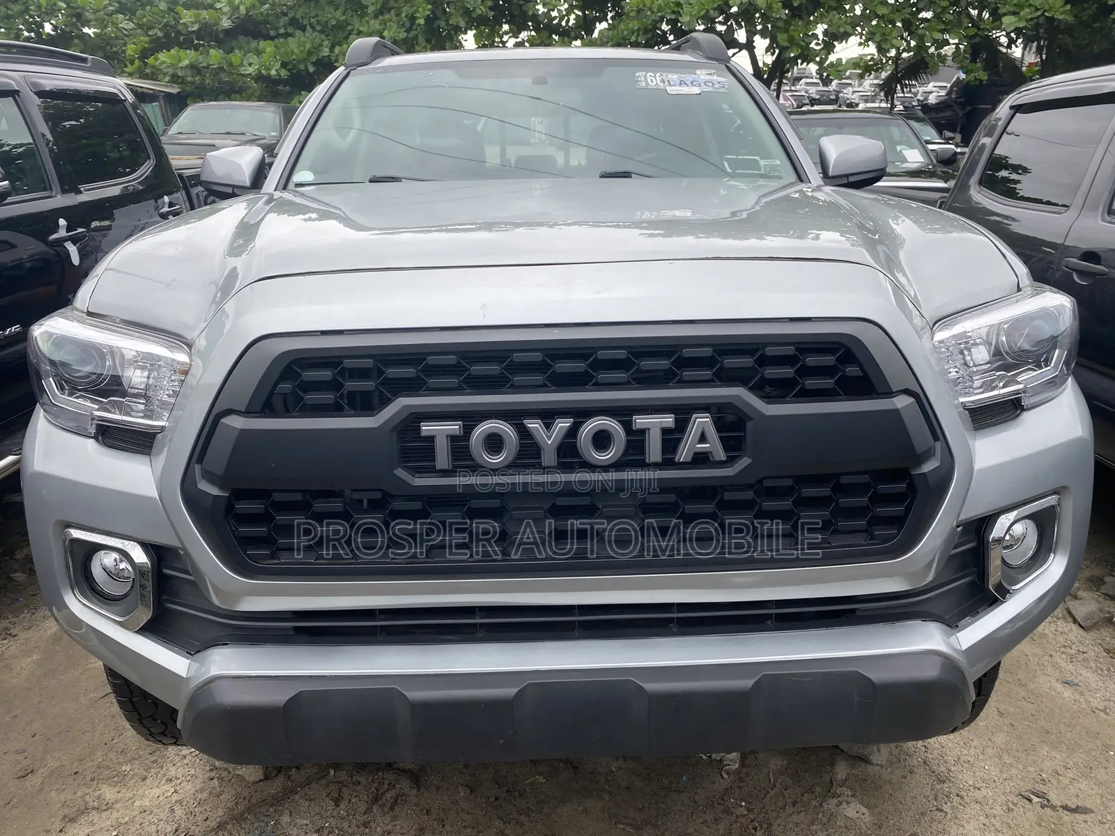 Toyota Tacoma SR5 2018 Silver