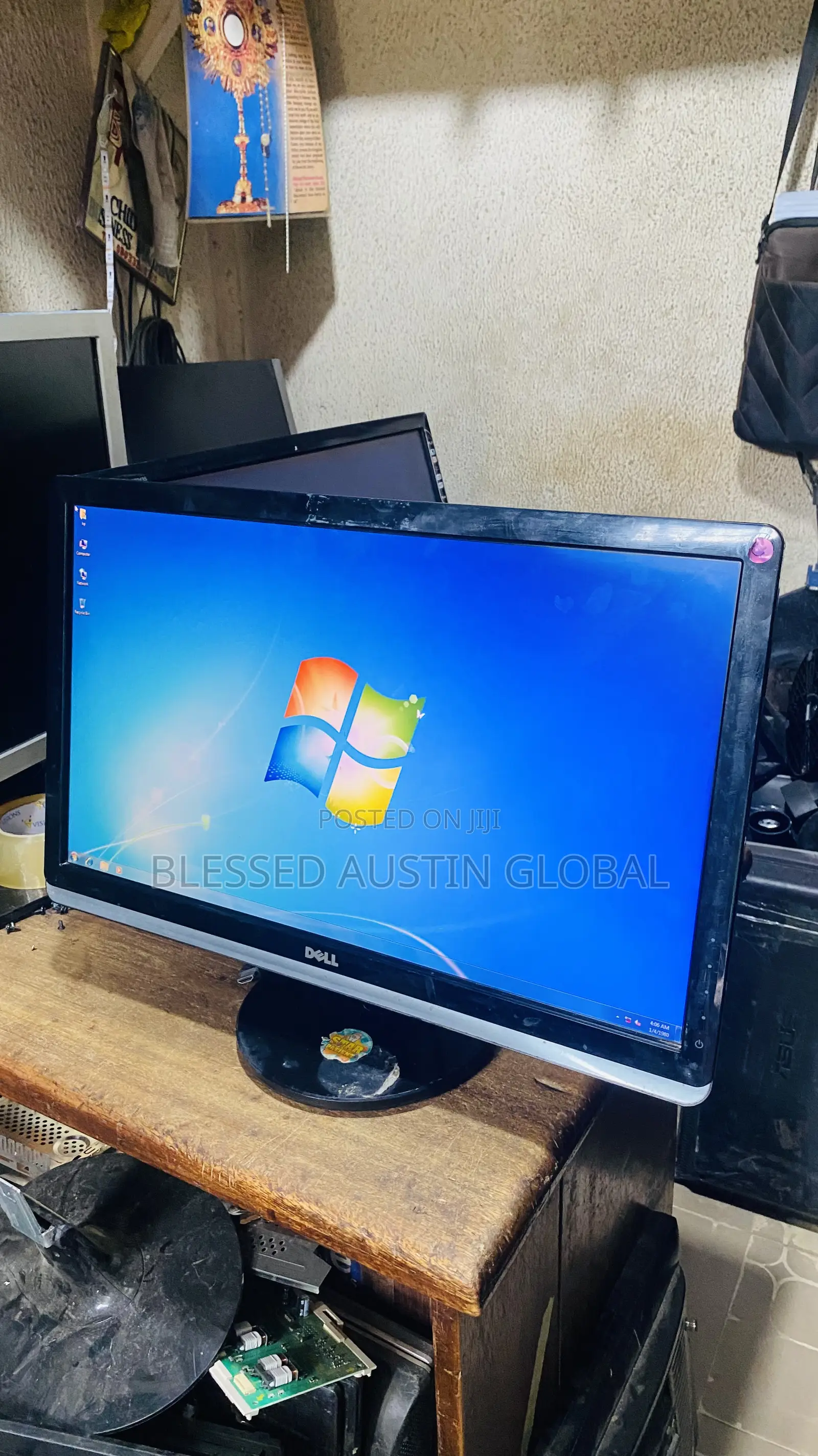 24 Inches Dell Monitor