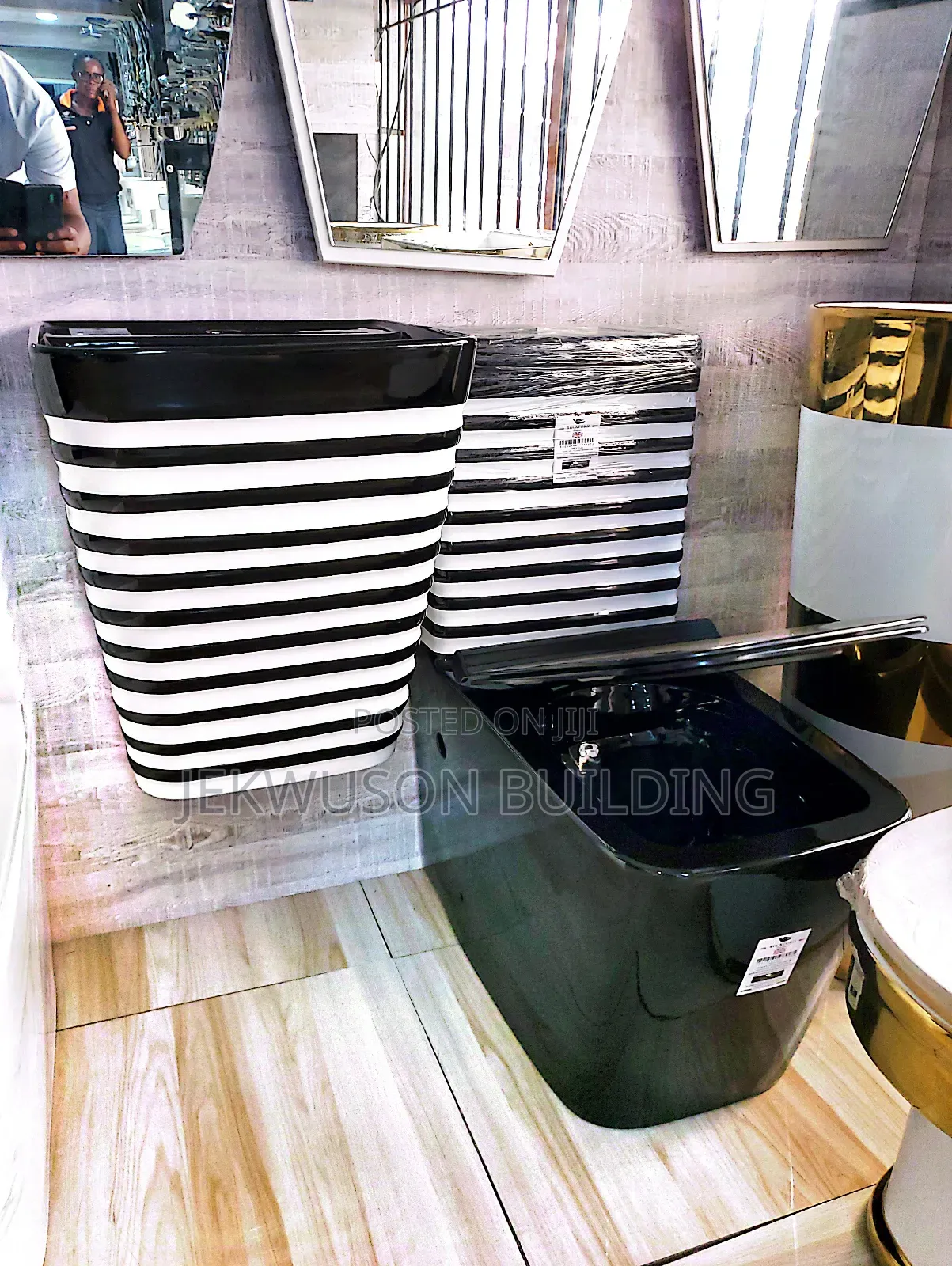 Luxury Black and White Wc Set