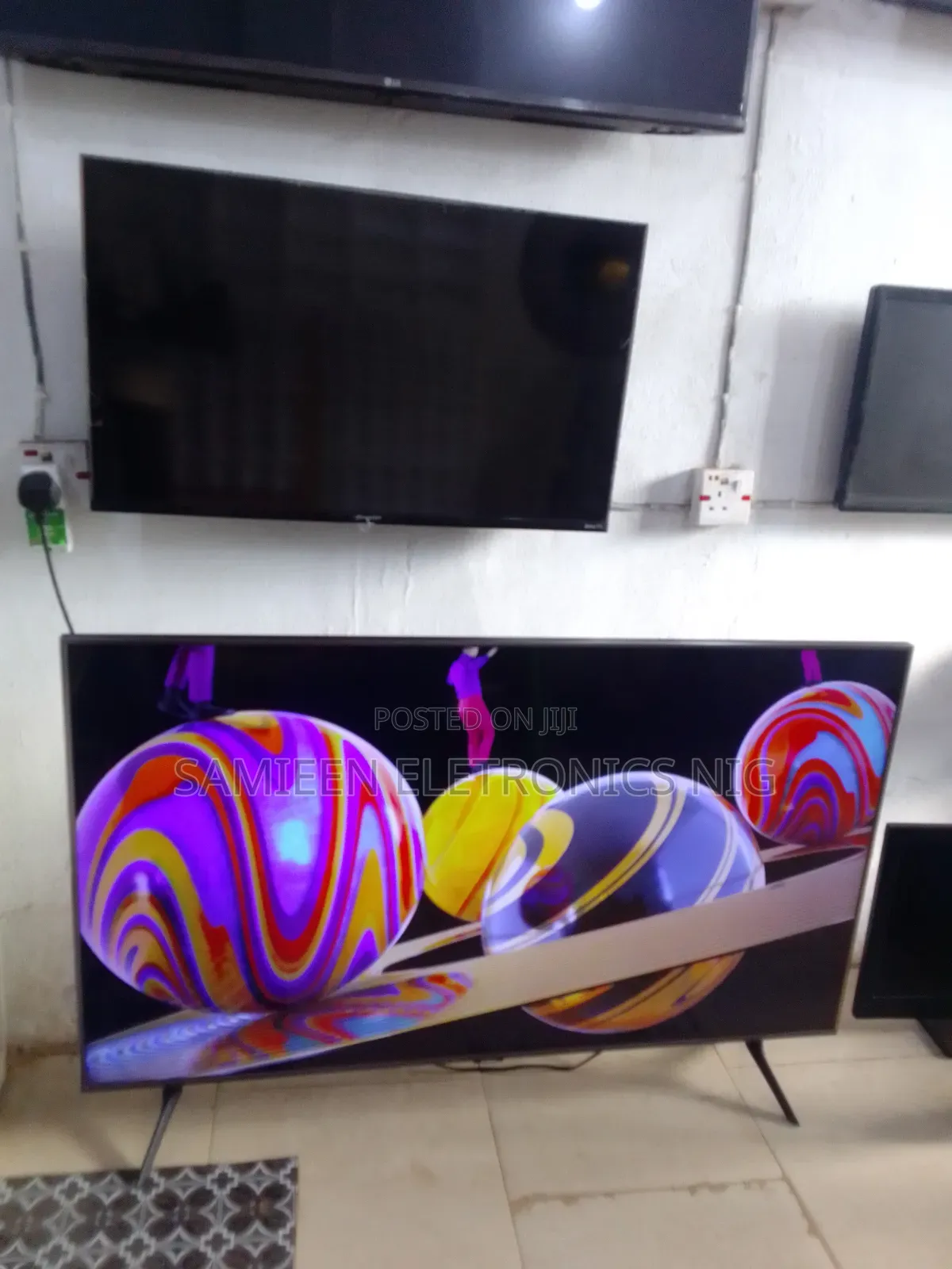 50 Inch Samsung QLED UHD Smart TV( Latest Tech, UK Imported