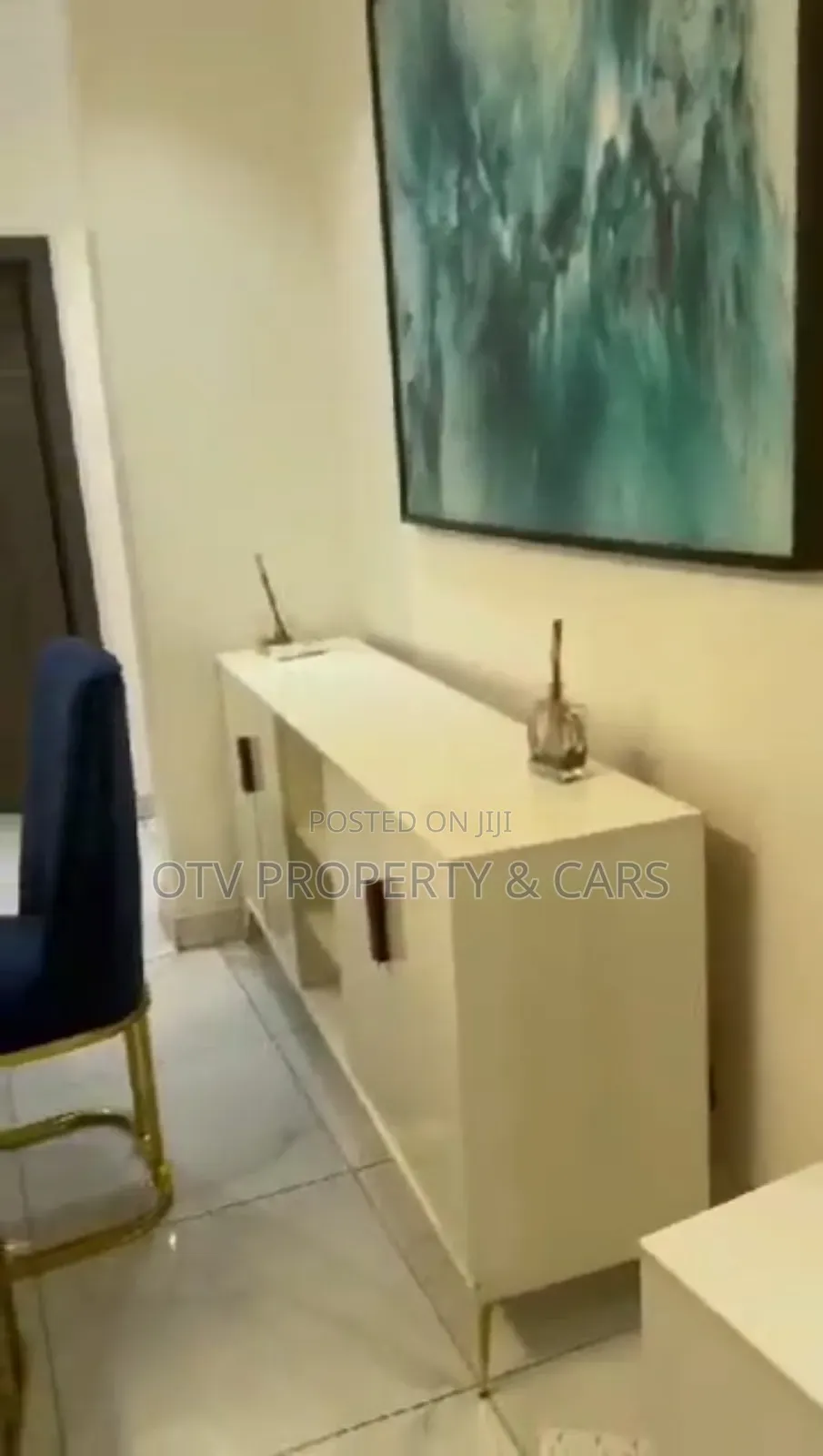 Furnished 3bdrm Apartment in Banana Island for sale
