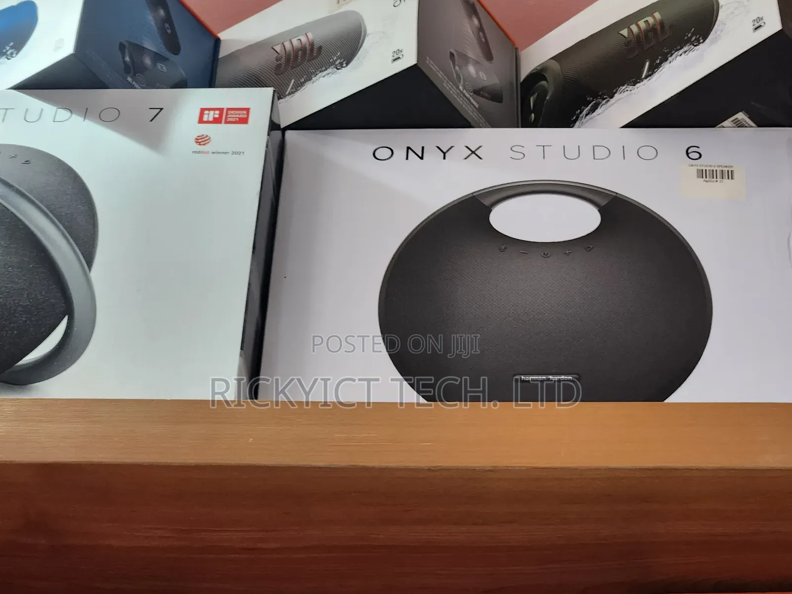 Onyx Studio7
