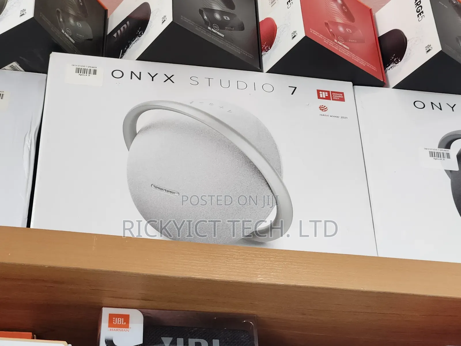 Onyx Studio7