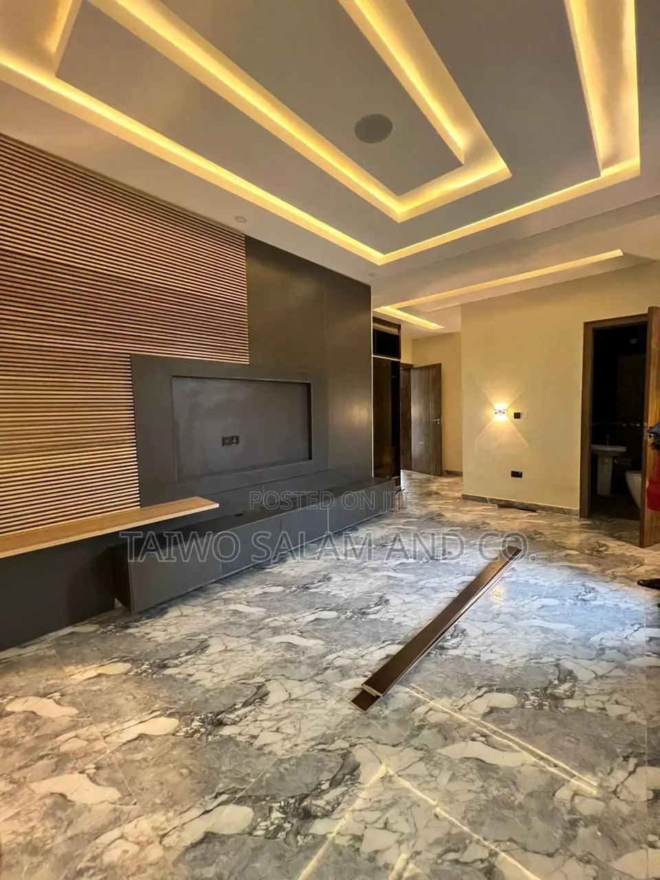 4bdrm Duplex in Akobo for sale