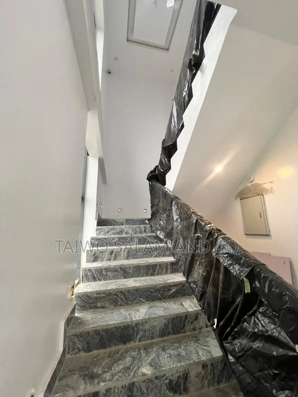 4bdrm Duplex in Akobo for sale