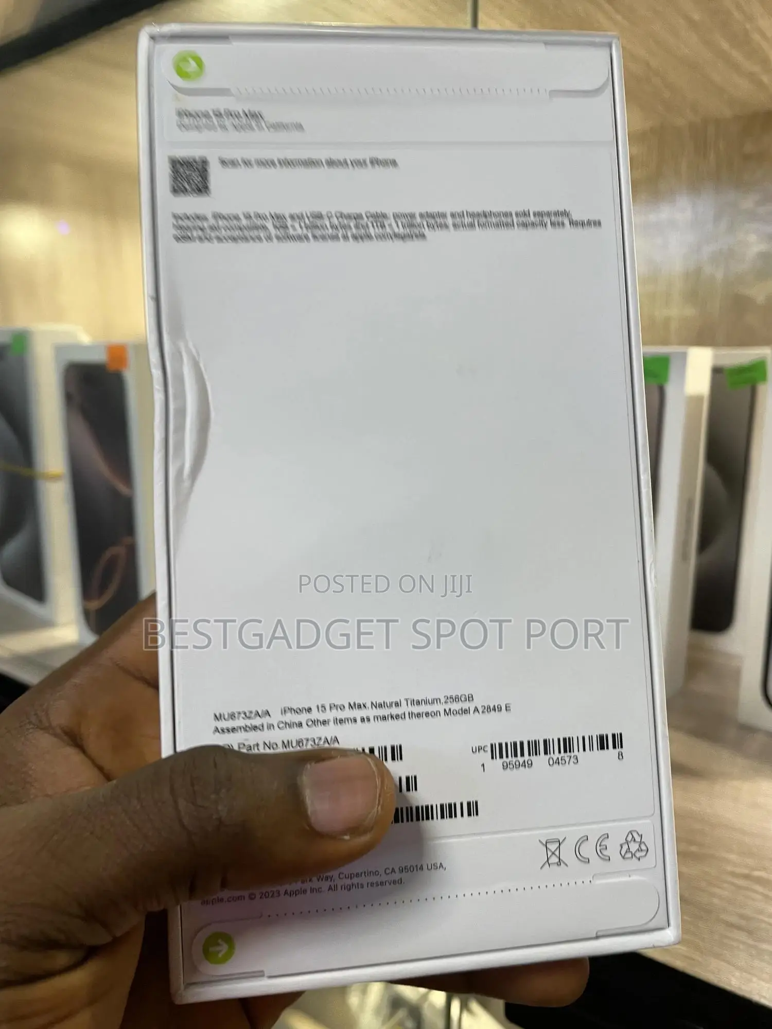New Apple iPhone 16 Pro 256 GB Gold
