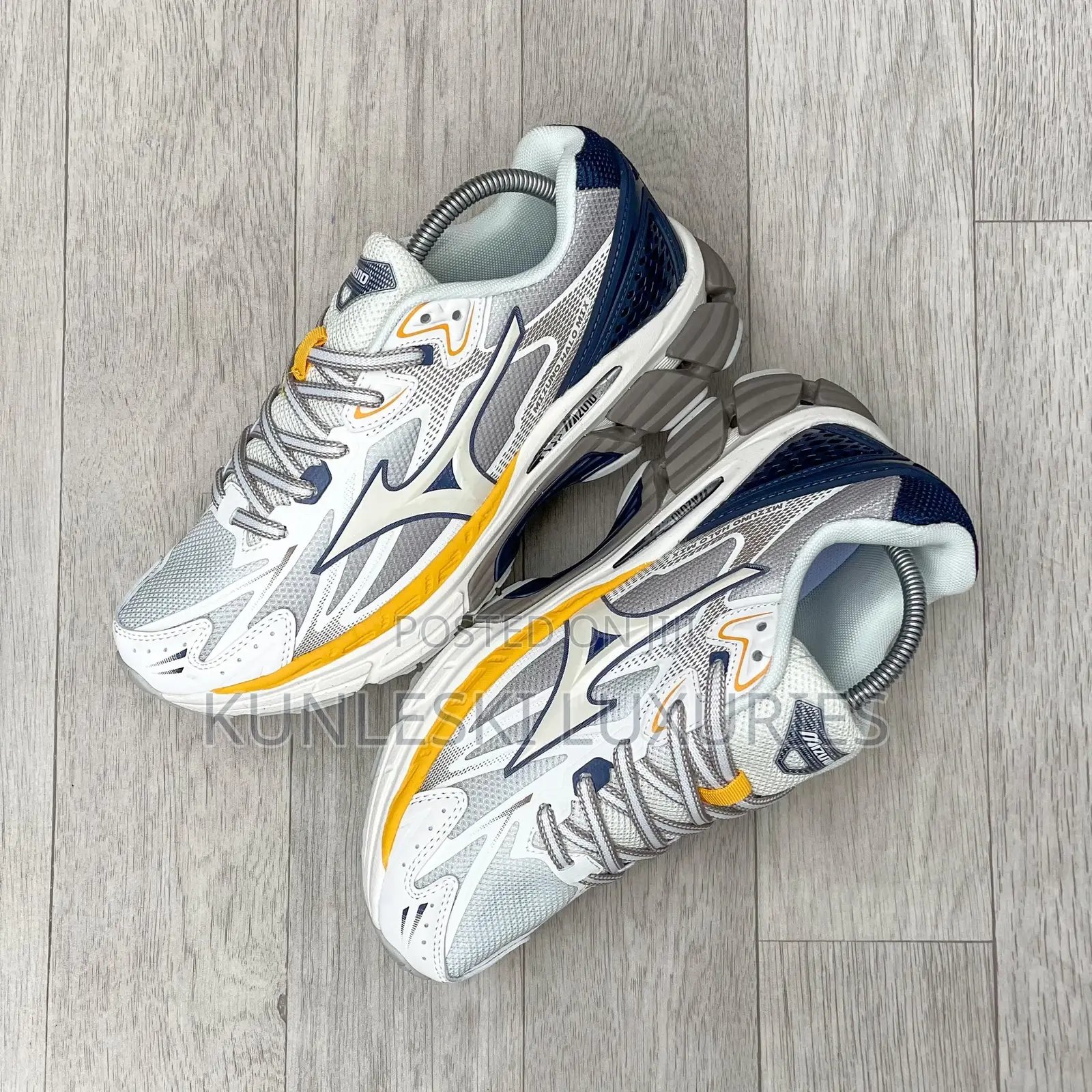 Original Mizuno Wave Rider 10 Sneakers Collections