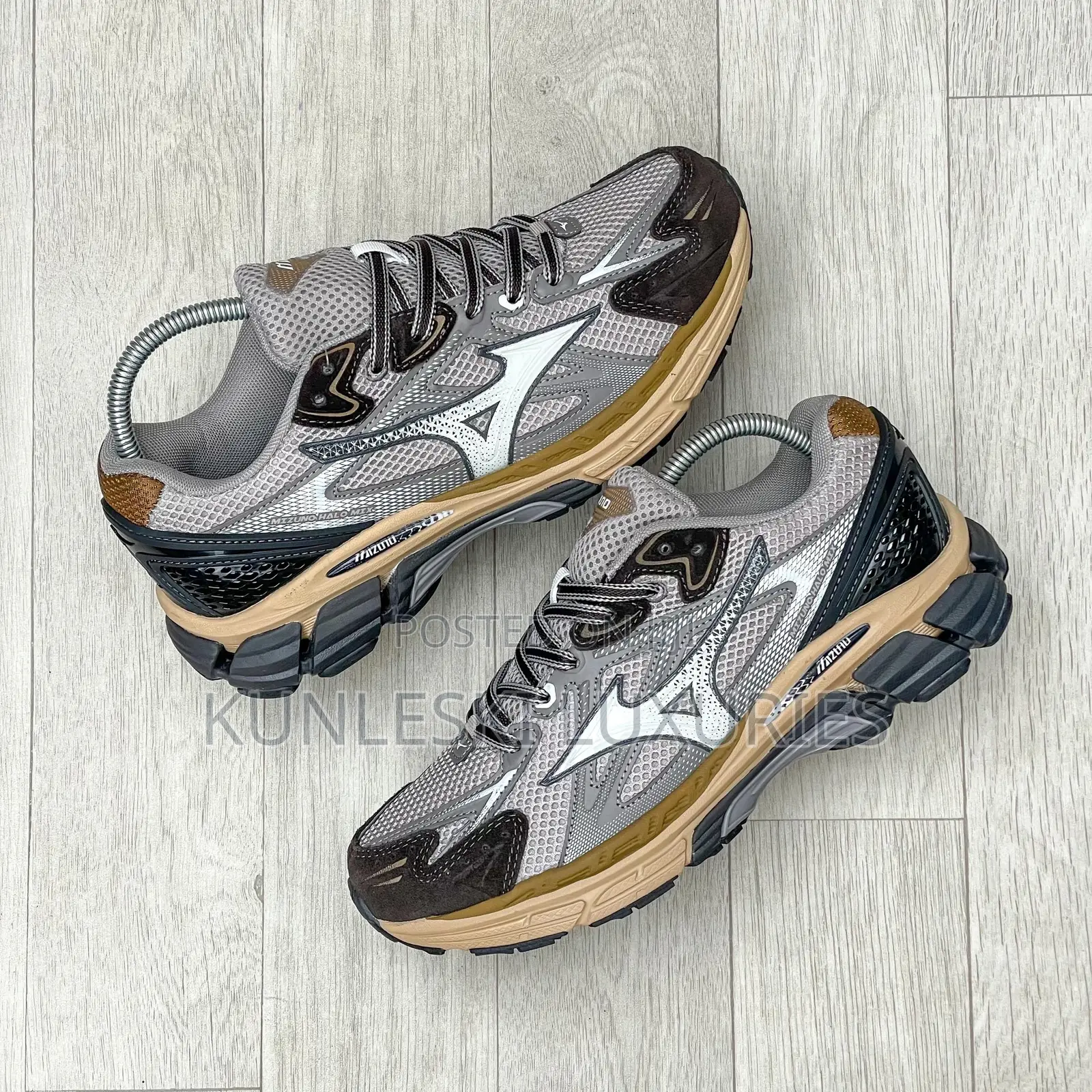 Original Mizuno Wave Rider 10 Sneakers Collections