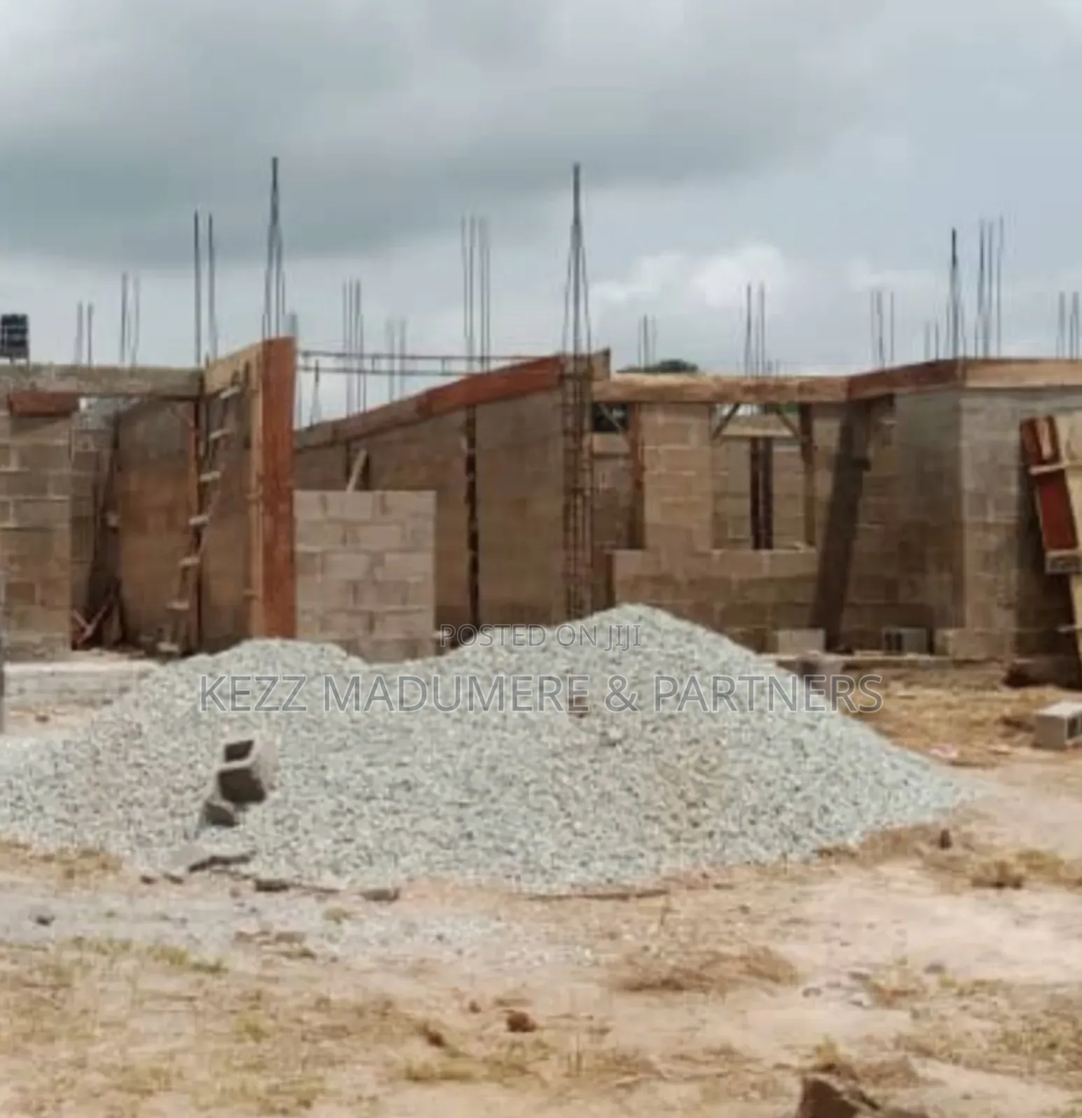 For Sale : 21⁄2 Plots With Uncompleted Structure in Ebonyi