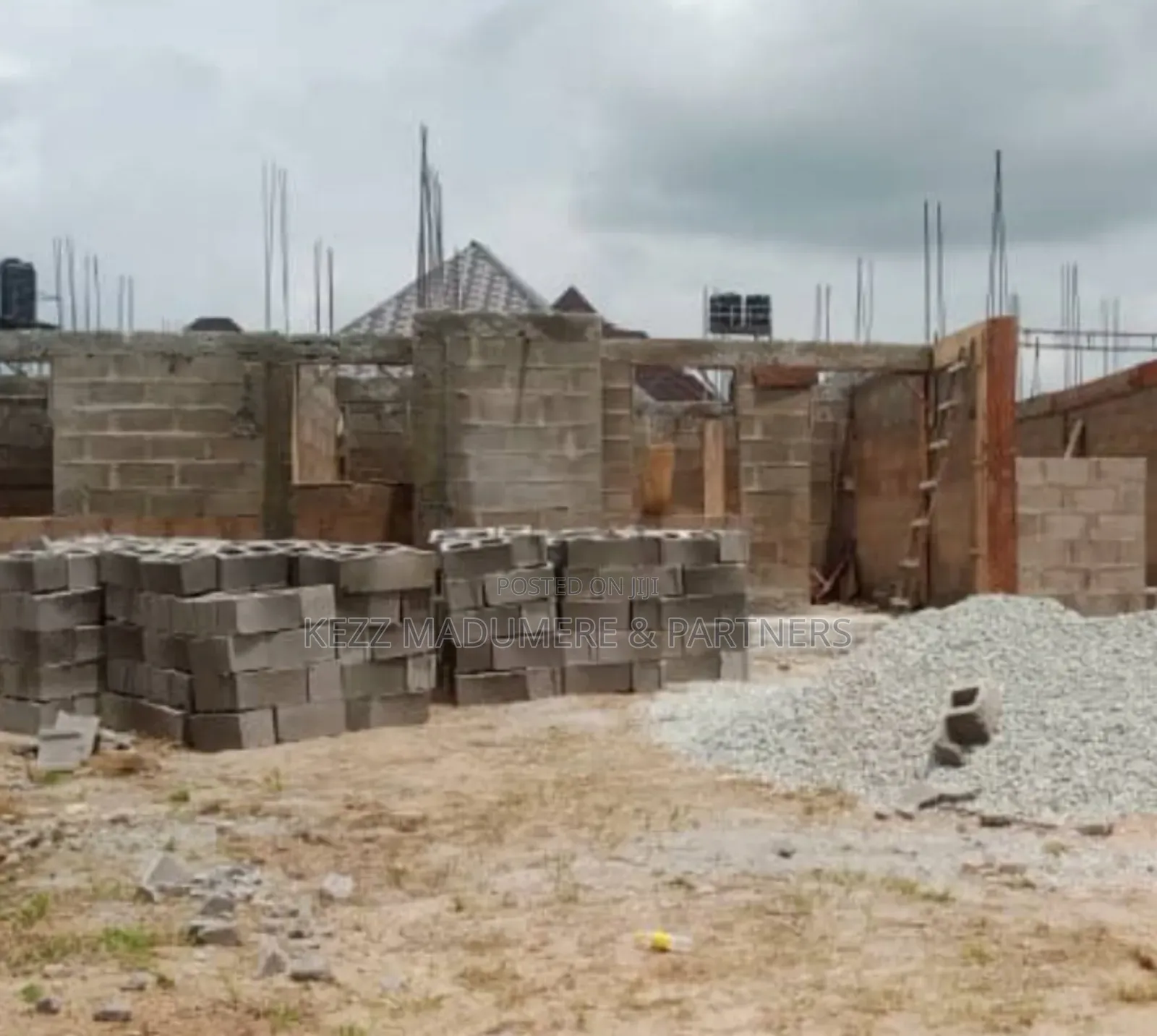 For Sale : 21⁄2 Plots With Uncompleted Structure in Ebonyi
