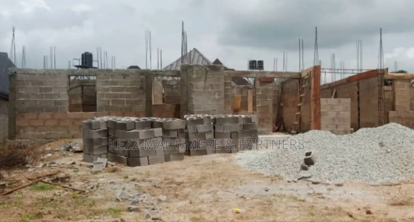 For Sale : 21⁄2 Plots With Uncompleted Structure in Ebonyi