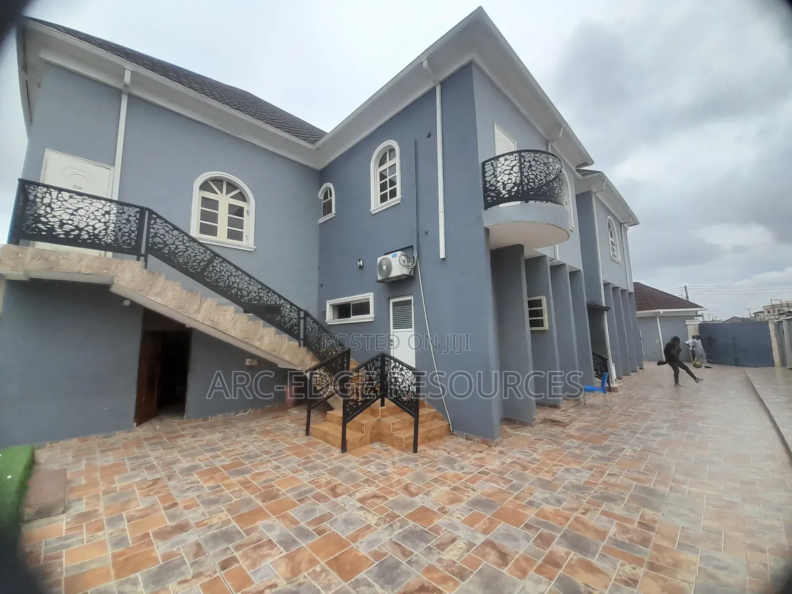 10bdrm Duplex in Ago Palace for sale