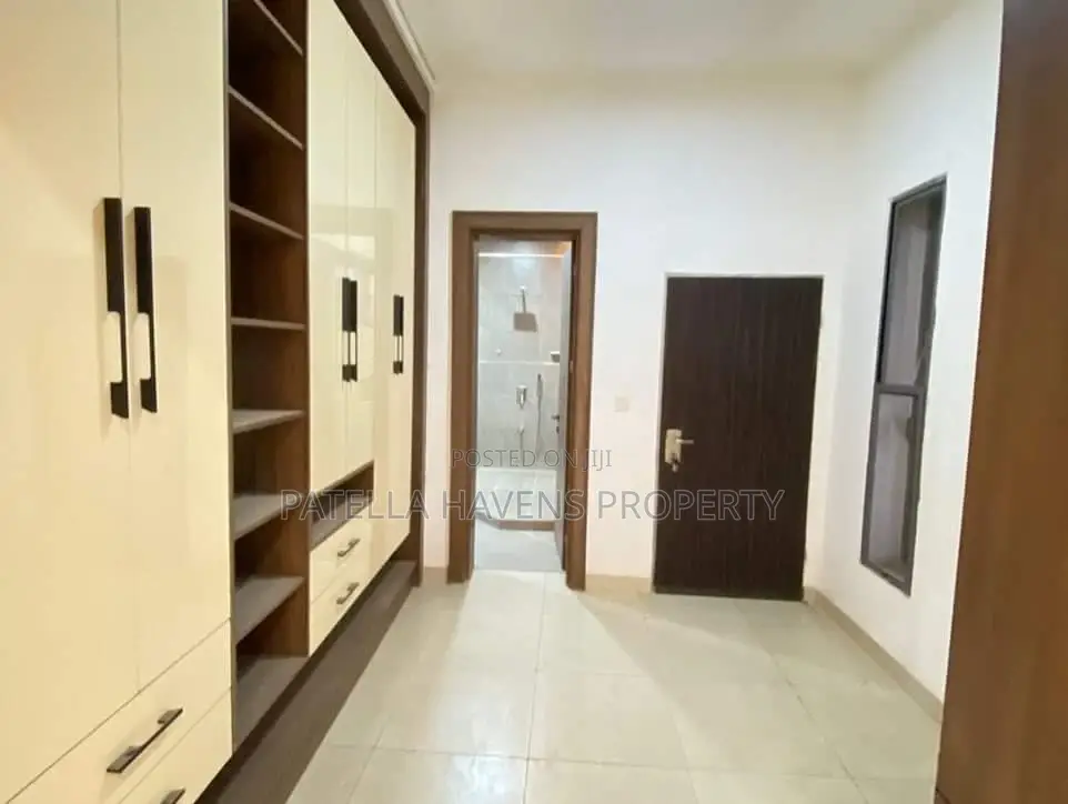 5bdrm Duplex in Wuye for sale