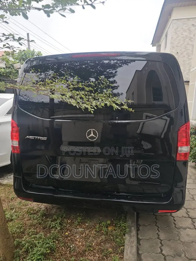 Mercedes-Benz Metris 2.0 FWD 2017 Black
