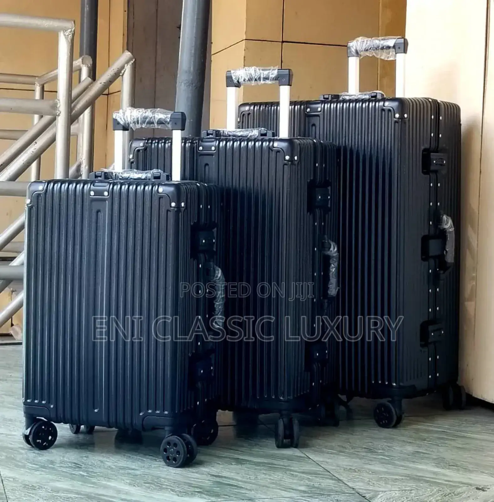Original Luxury Set of Travel Box Available in Store