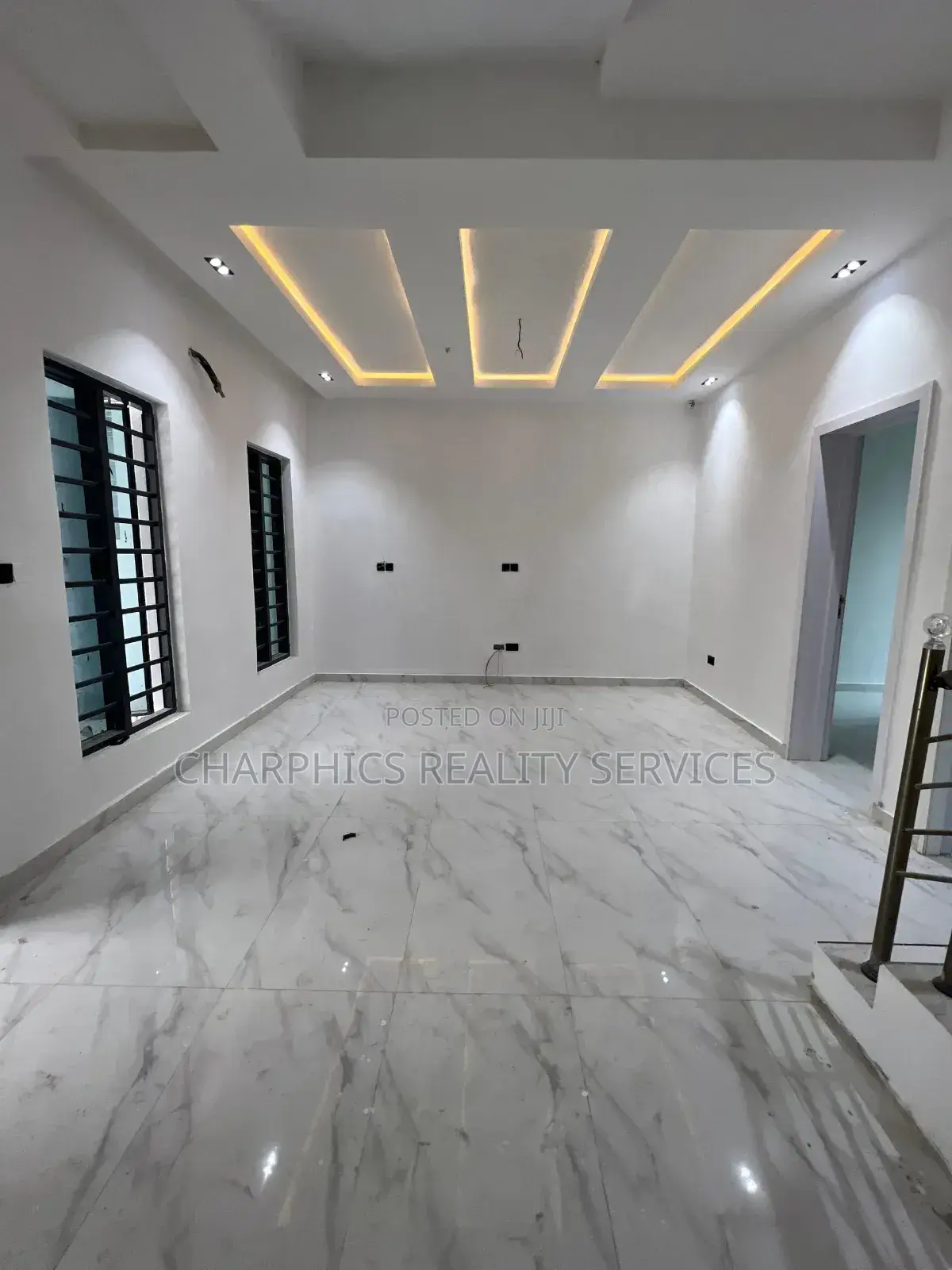 4bdrm Duplex in Ikota for sale