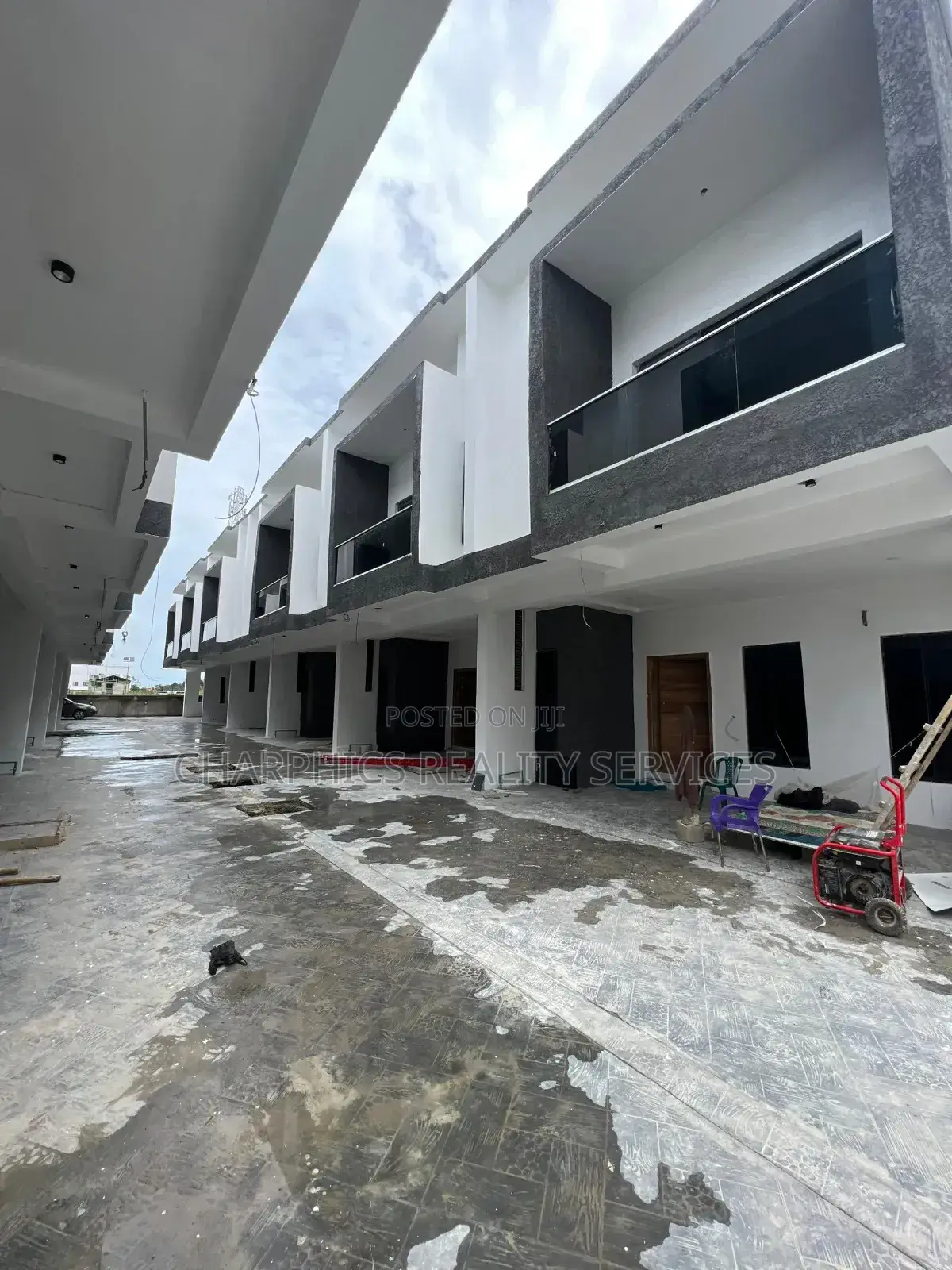 4bdrm Duplex in Ikota for sale