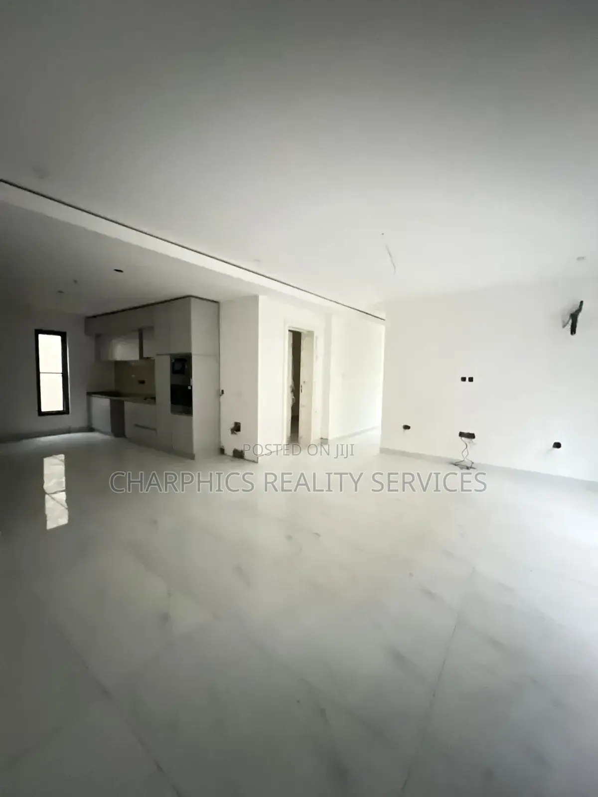 2bdrm Apartment in Lekki Phase 1 for sale