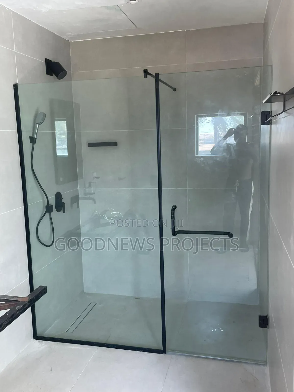 Shower Glass { Black Hinged}