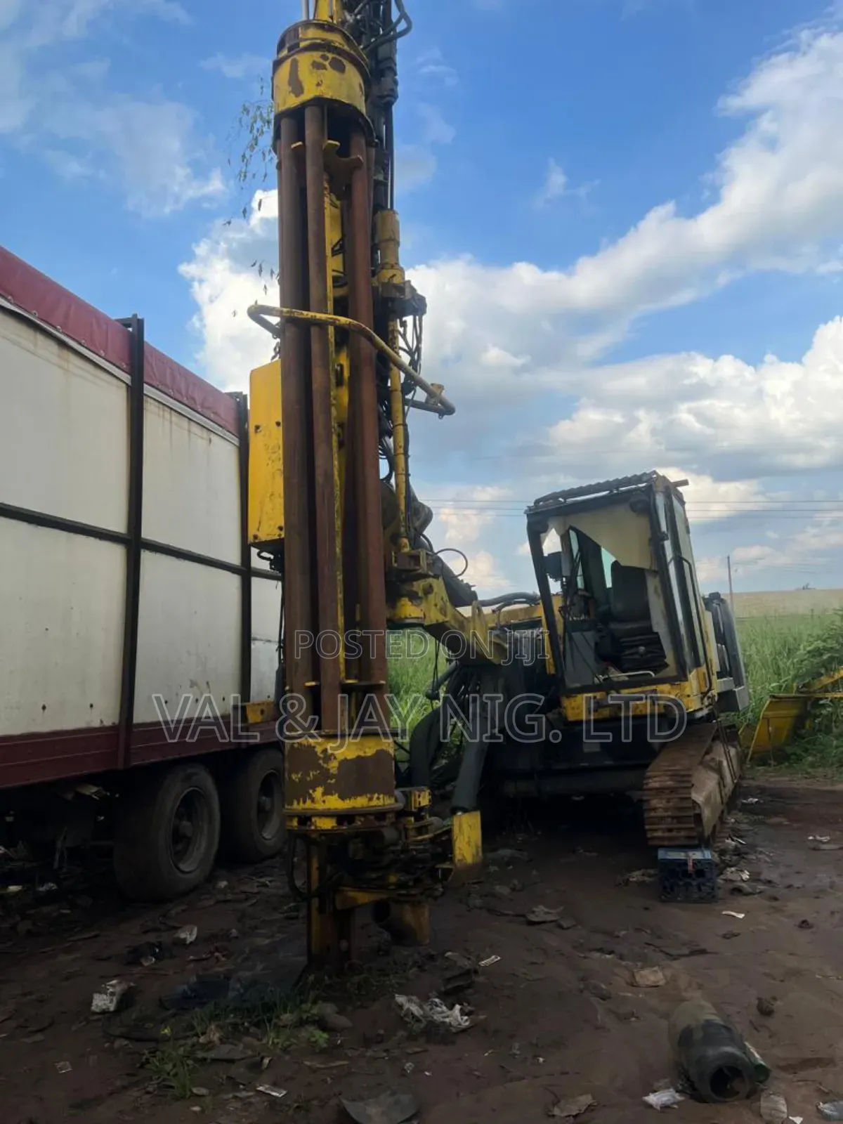 Excavator Pilling Machine - Company Use
