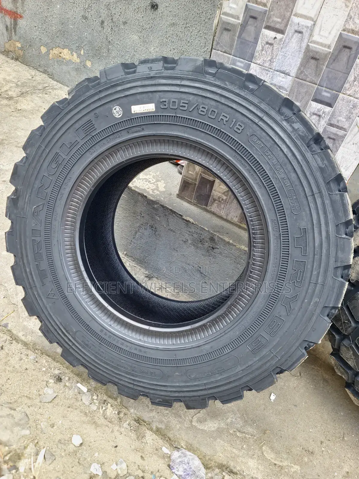 305/80r18 Triangle