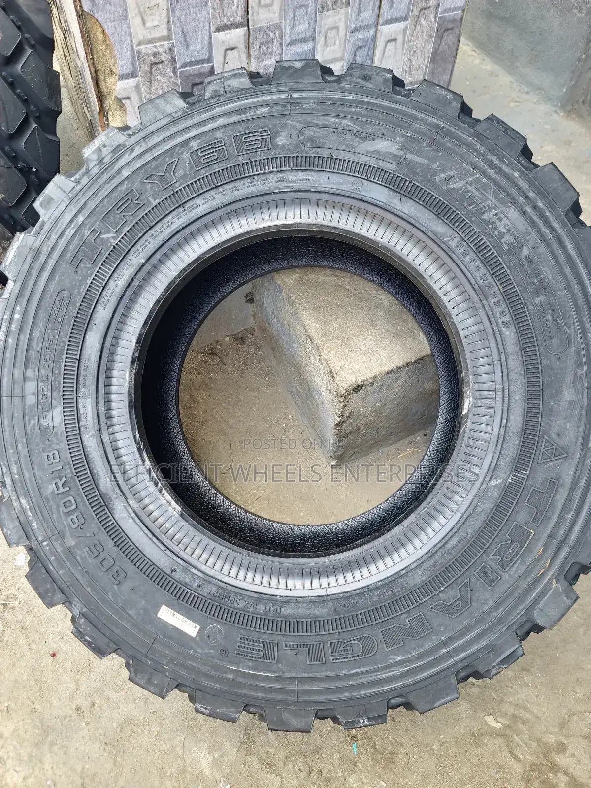 305/80r18 Triangle