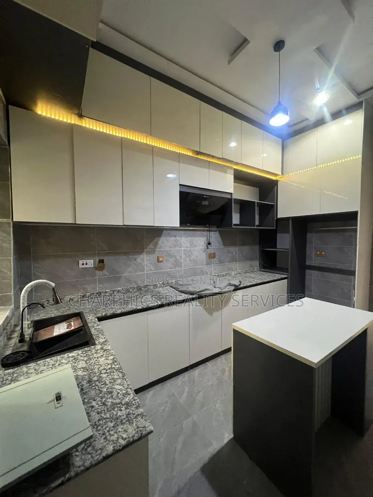 4bdrm Duplex in Ikota for sale