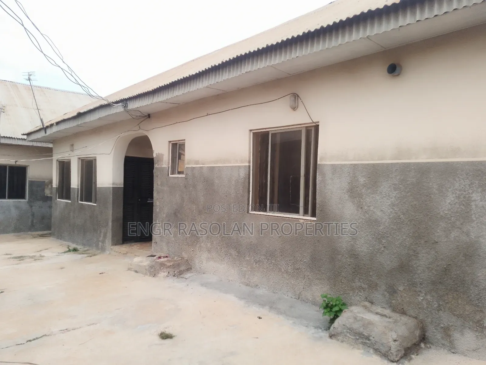 Furnished 2bdrm Block of Flats in Oke Ogun, Ilorin South for sale
