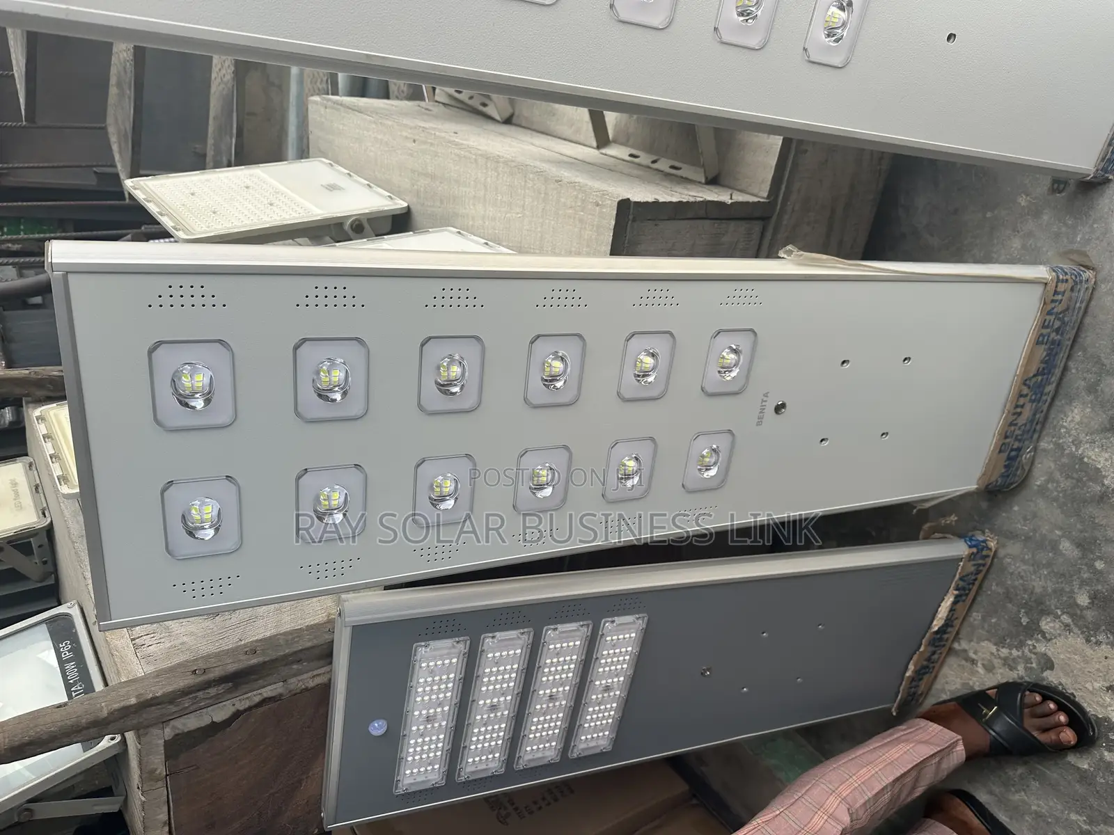 12eyes Solar Street Light