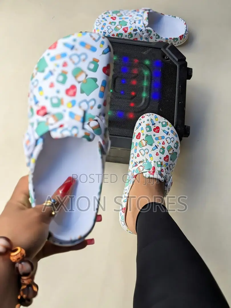 Quality Fashion Crocs