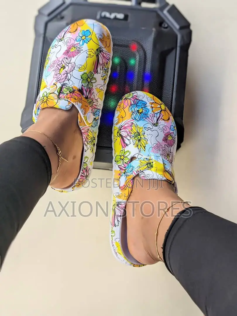 Quality Fashion Crocs