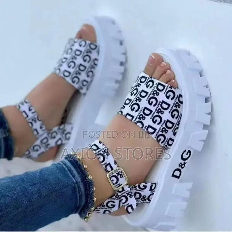 High Quality Fashion Sandals