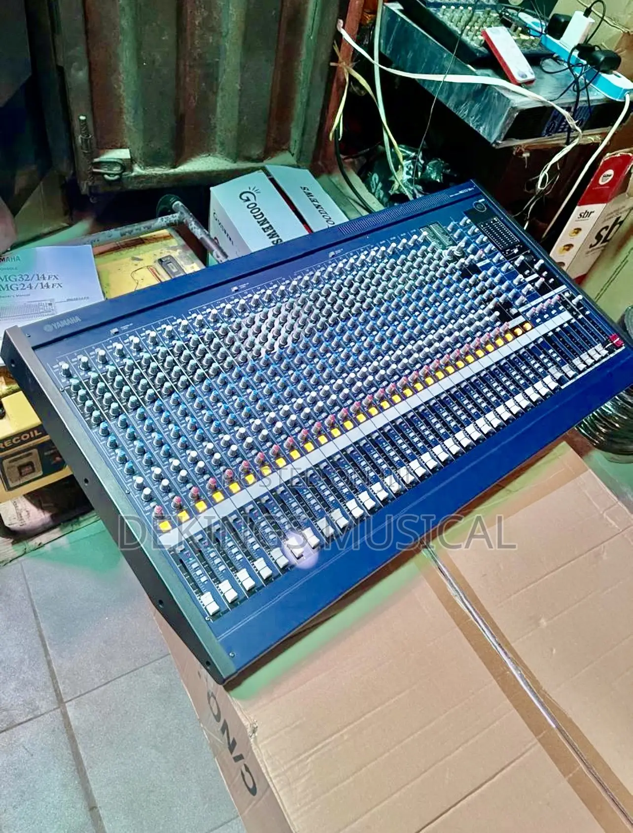 Yamaha Mg32/14fx 32 Channels Analog Mixer Console