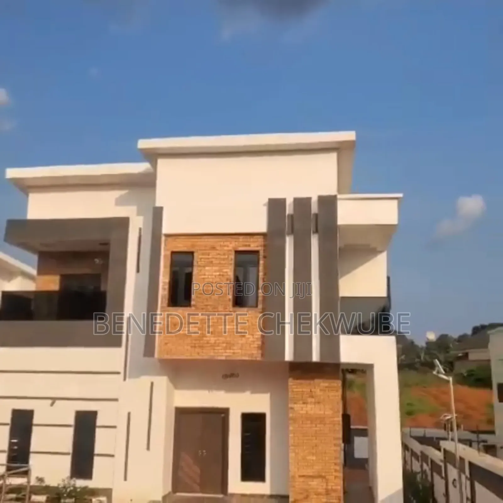5bdrm Duplex in Bricks, Enugu for sale