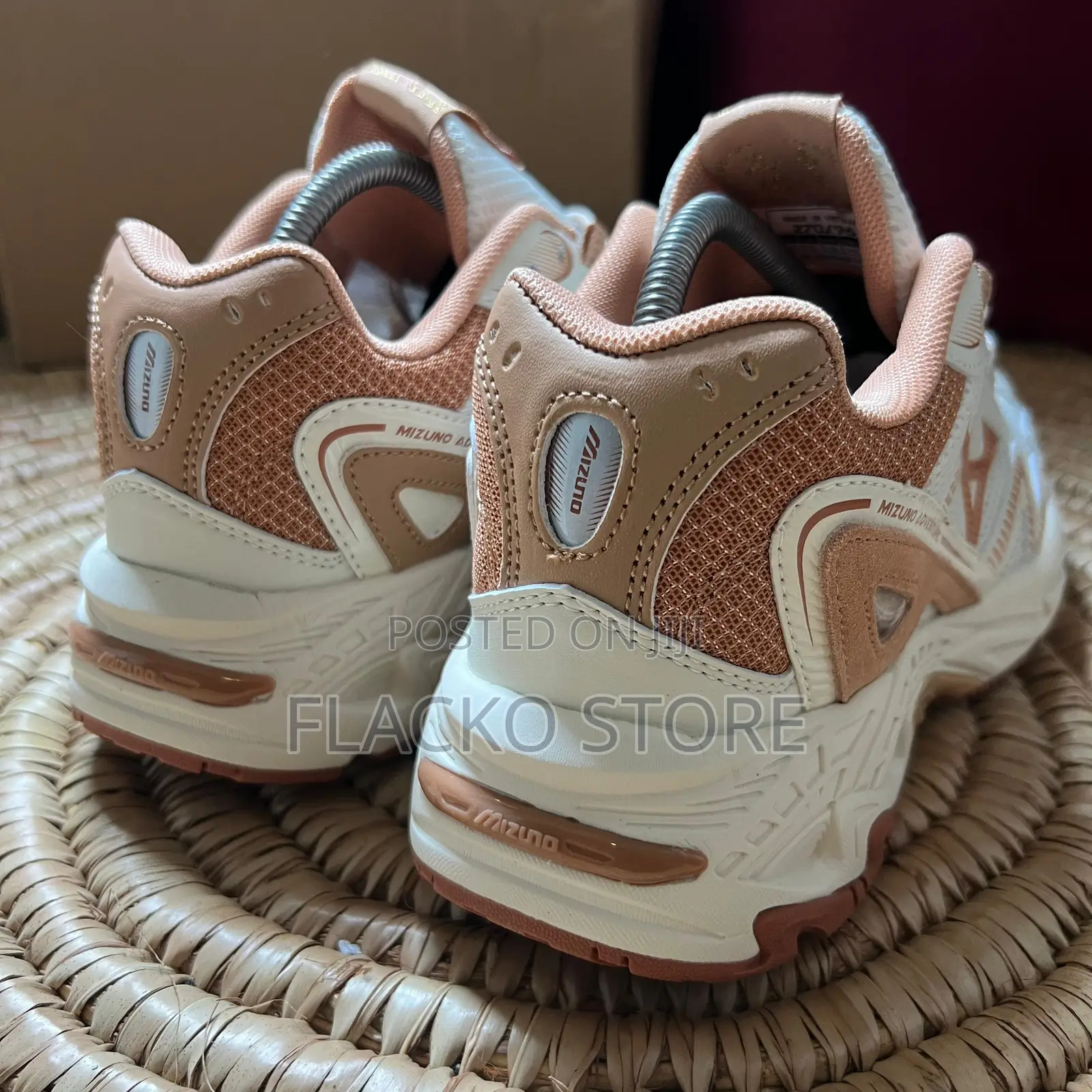 Original Mizuno Adventure Monochrome Sneakers