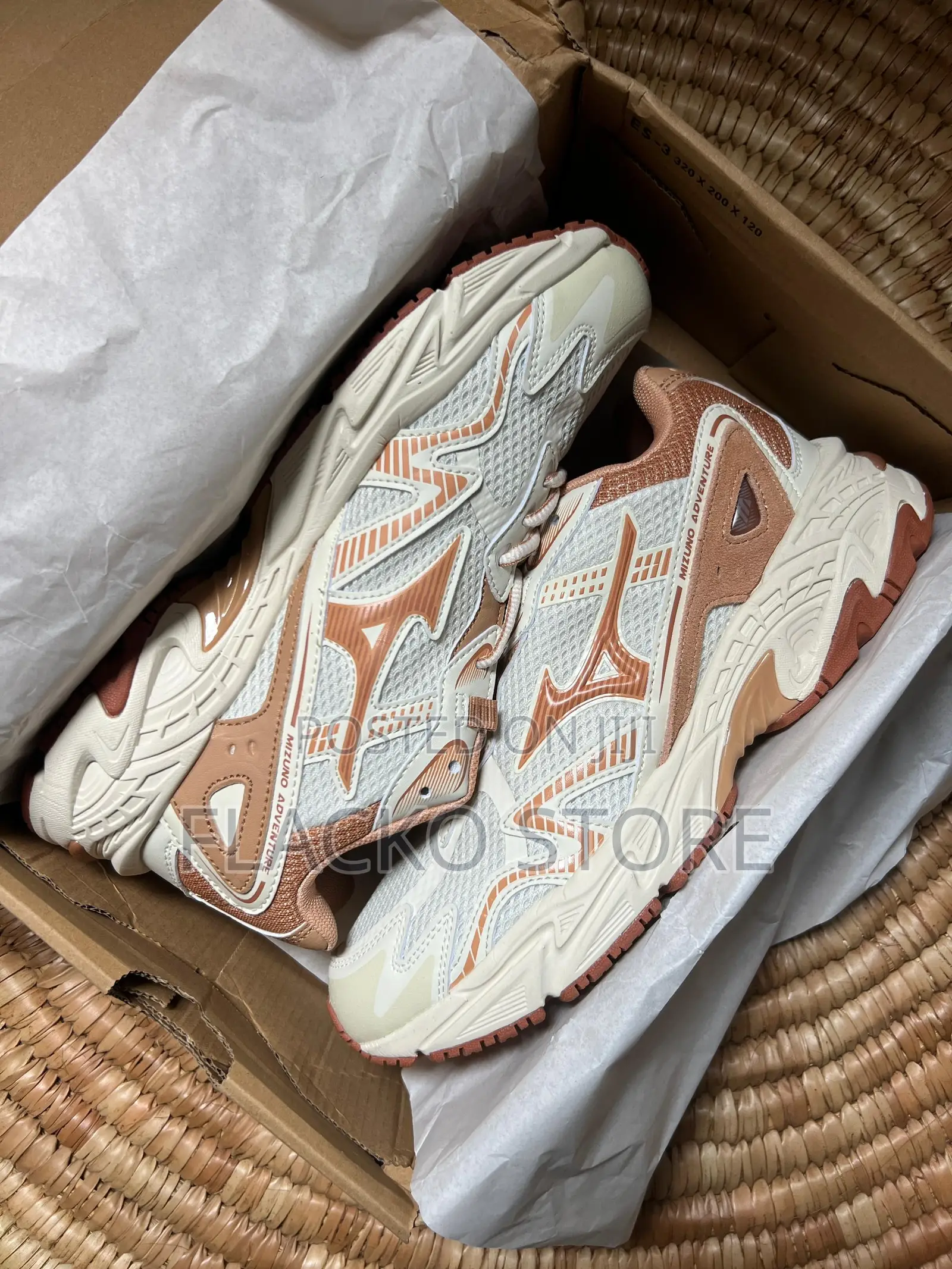Original Mizuno Adventure Monochrome Sneakers
