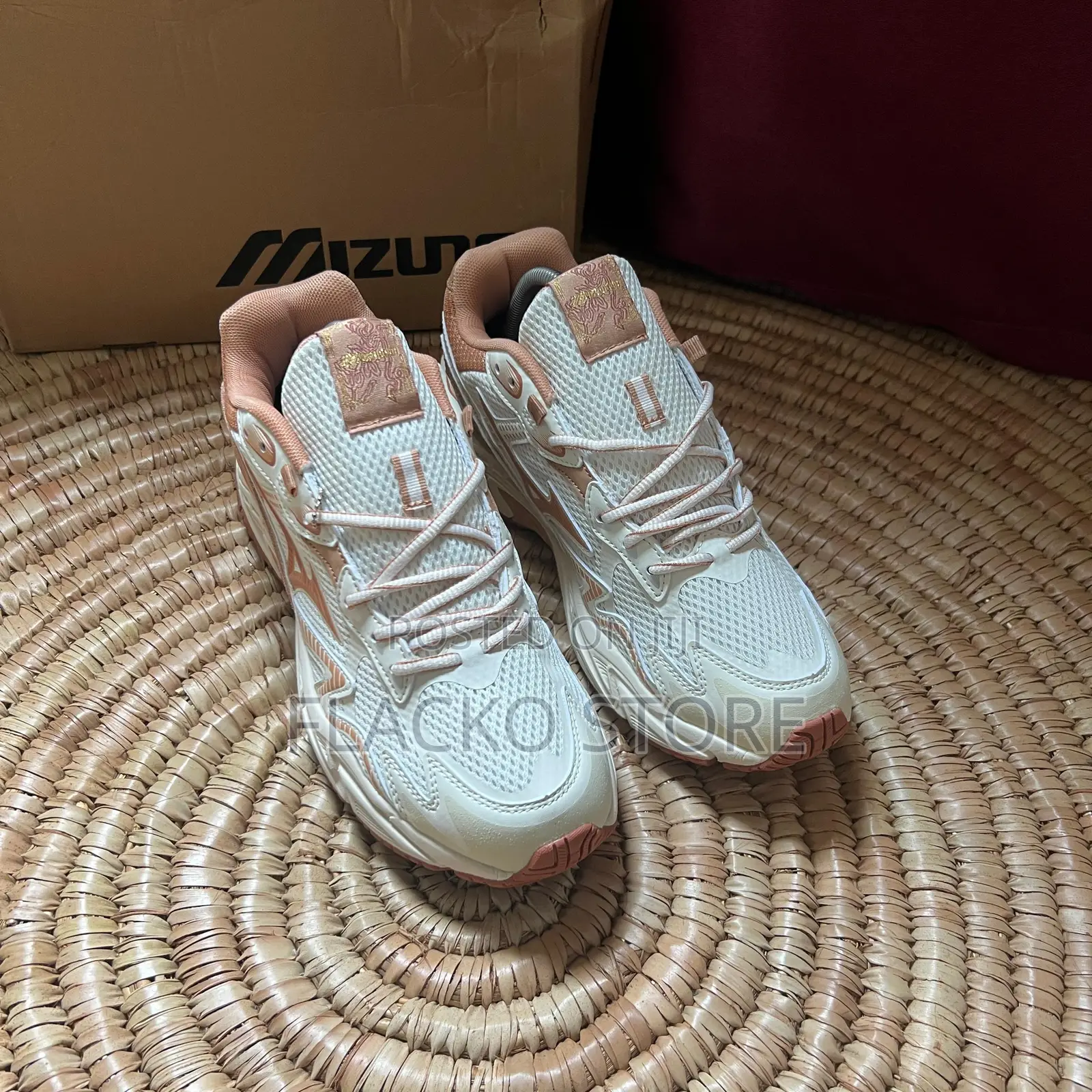 Original Mizuno Adventure Monochrome Sneakers