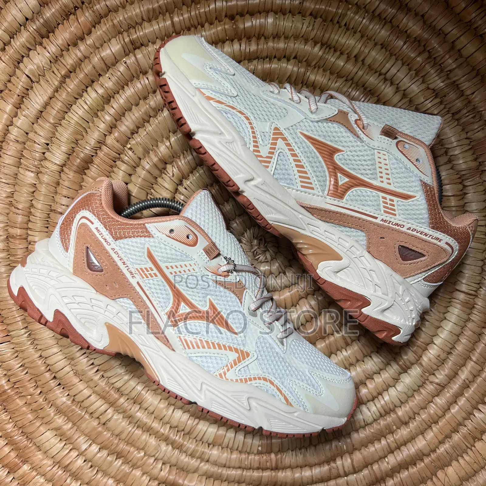 Original Mizuno Adventure Monochrome Sneakers