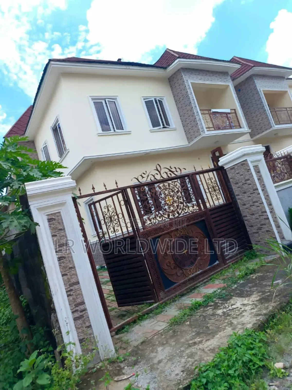 4bdrm Duplex in Lugbe District for sale