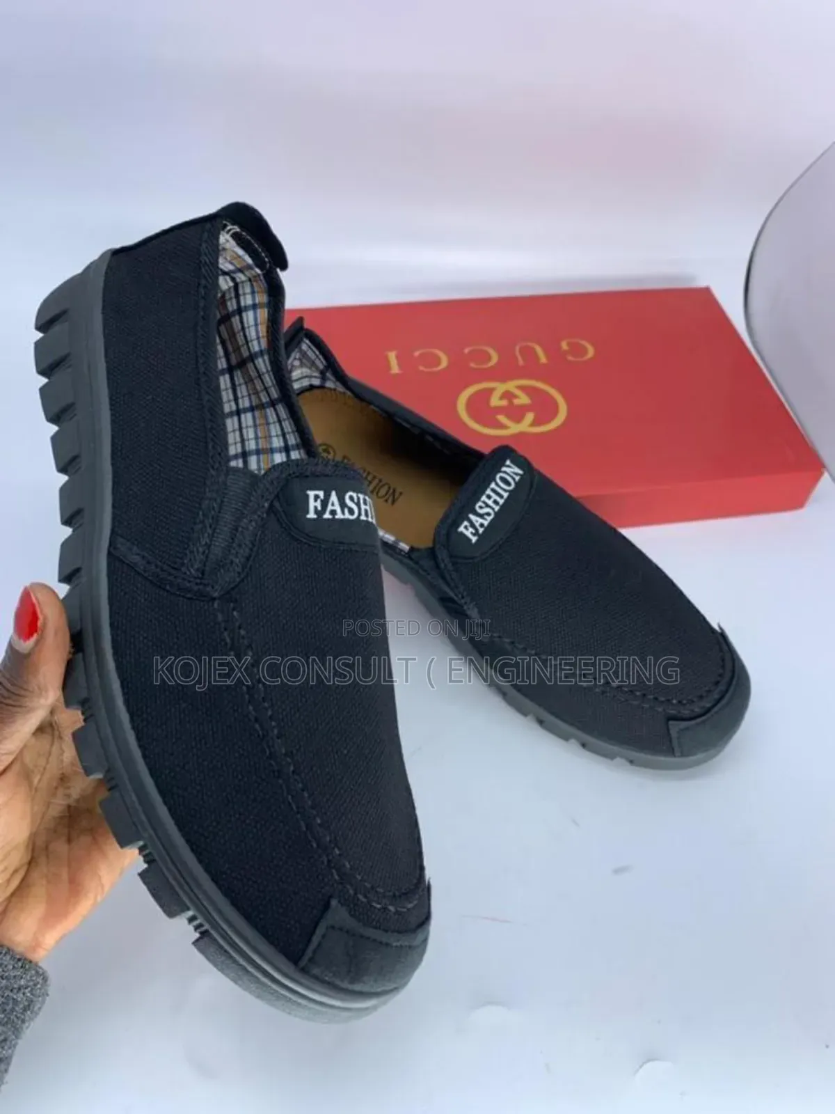 Fashion Flat Shoe Available